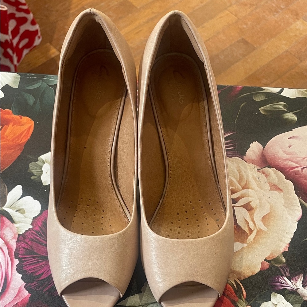 Elegant Peep-Toe Nude Heels